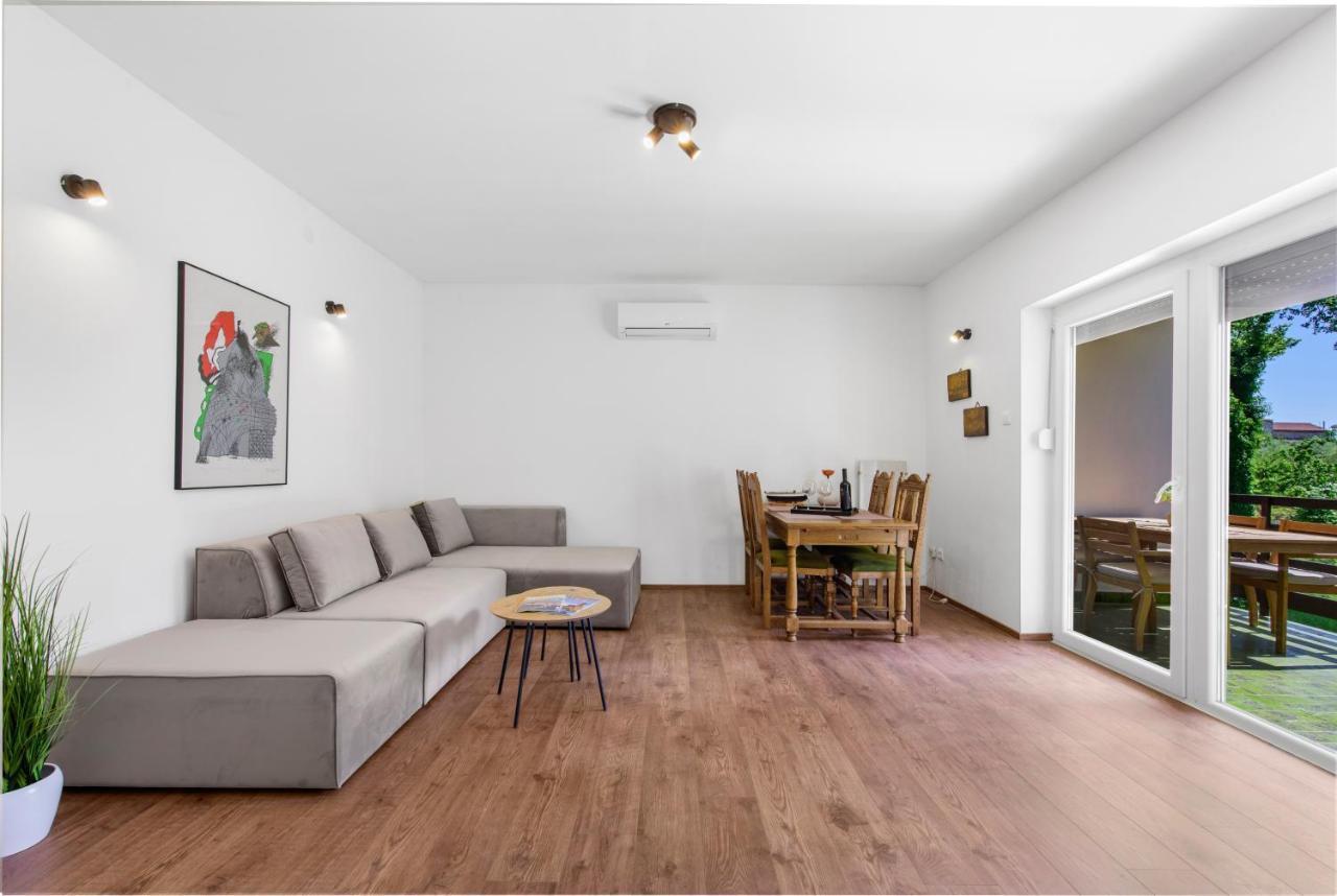 Apartments Villa Verde Novigrad  Exterior photo